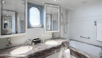 Yacht LA MASCARADE -  Bathroom